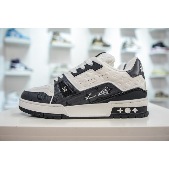 Louis Vuitton Trainer, White/Black, 1AANED